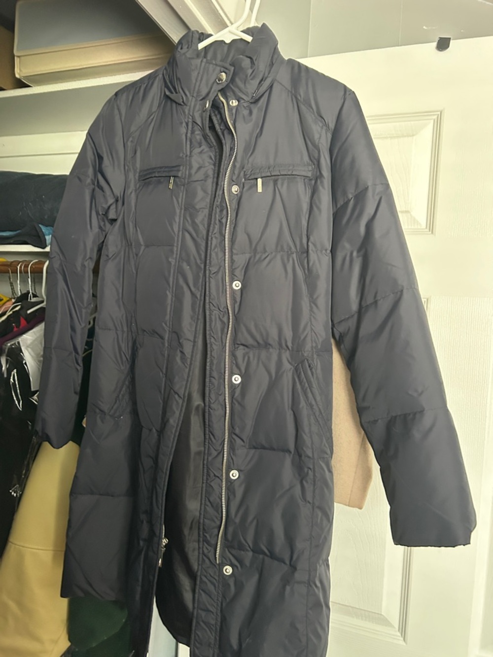 Like new - Michael Kors Quilted Puffer Coat in Navy